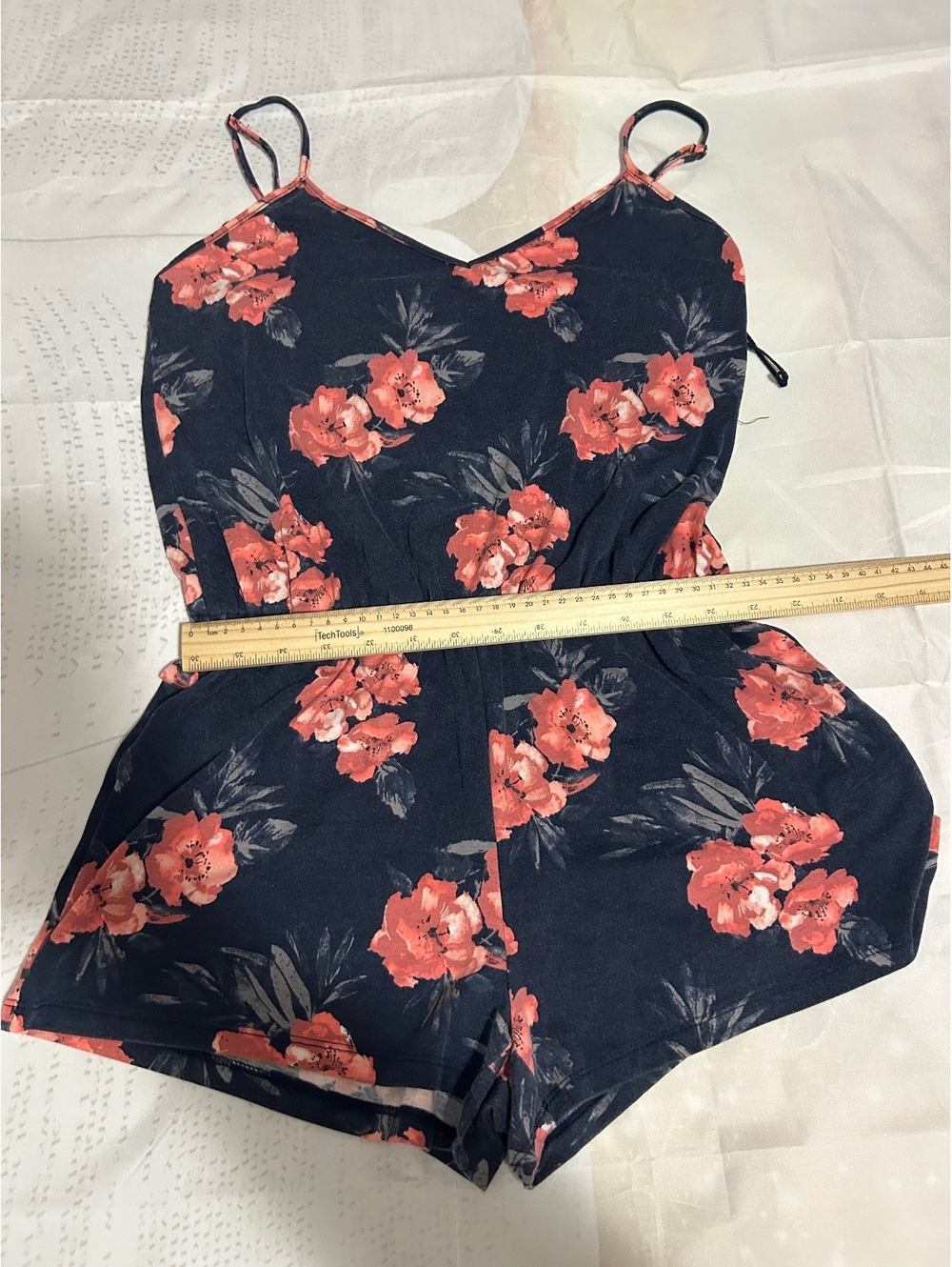 Aeropostale black floral romper CLOTHING00135